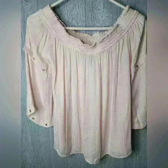 Jennifer lopez size medium peach color top. 3/4 length sleeves. Size medium - Picture 4 of 5